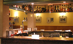 Foto de la barra del bar